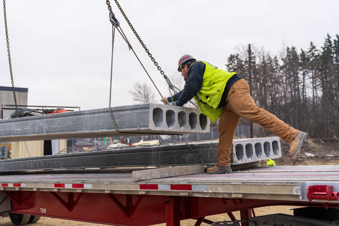 Hollowcore precast concrete slabs installed as a long-span floor system
